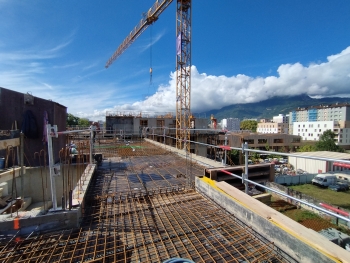 Construction façon DOM INO avec 2 chantiers en cours parallèle