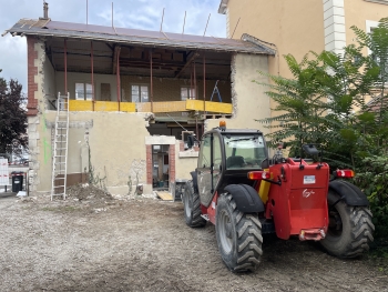 R&eacute;habilitation extension de l'ancienne maison des combattants en bureau &agrave; Voiron ( 38) chantier insolite