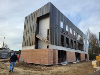 construction du centre SPA  avec ARRA Agence R&eacute;gis Roudil Architectes &agrave; CHENNEVIERES (94)