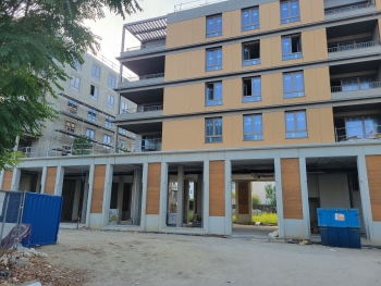 Construction fa&ccedil;on DOM INO en terminaison de gros oeuvre + pis&eacute; en place &agrave; Grenoble (38)  et FOB en cours // Terminaison chantier GO + b&eacute;ton de chanvre + enduit &agrave; villeurbanne (69)