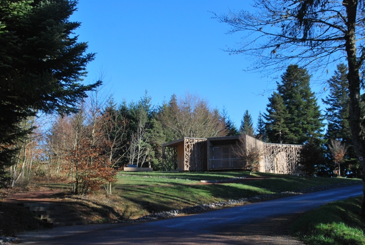 Bâtiment d'accueil du lac volcanique du Bouchet (43)