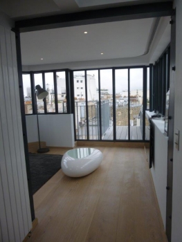 Appartement, rue Copernic à Paris (75)