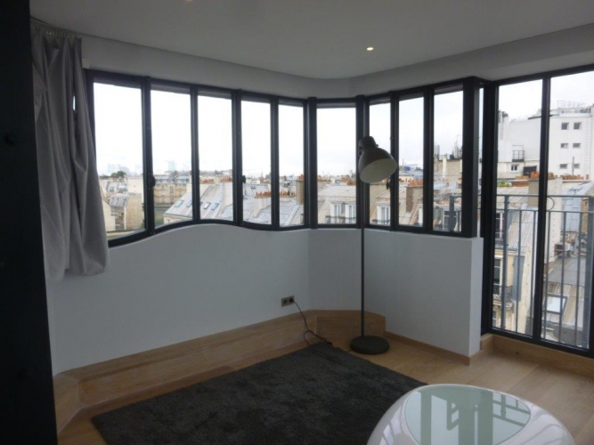 Appartement, rue Copernic à Paris (75)